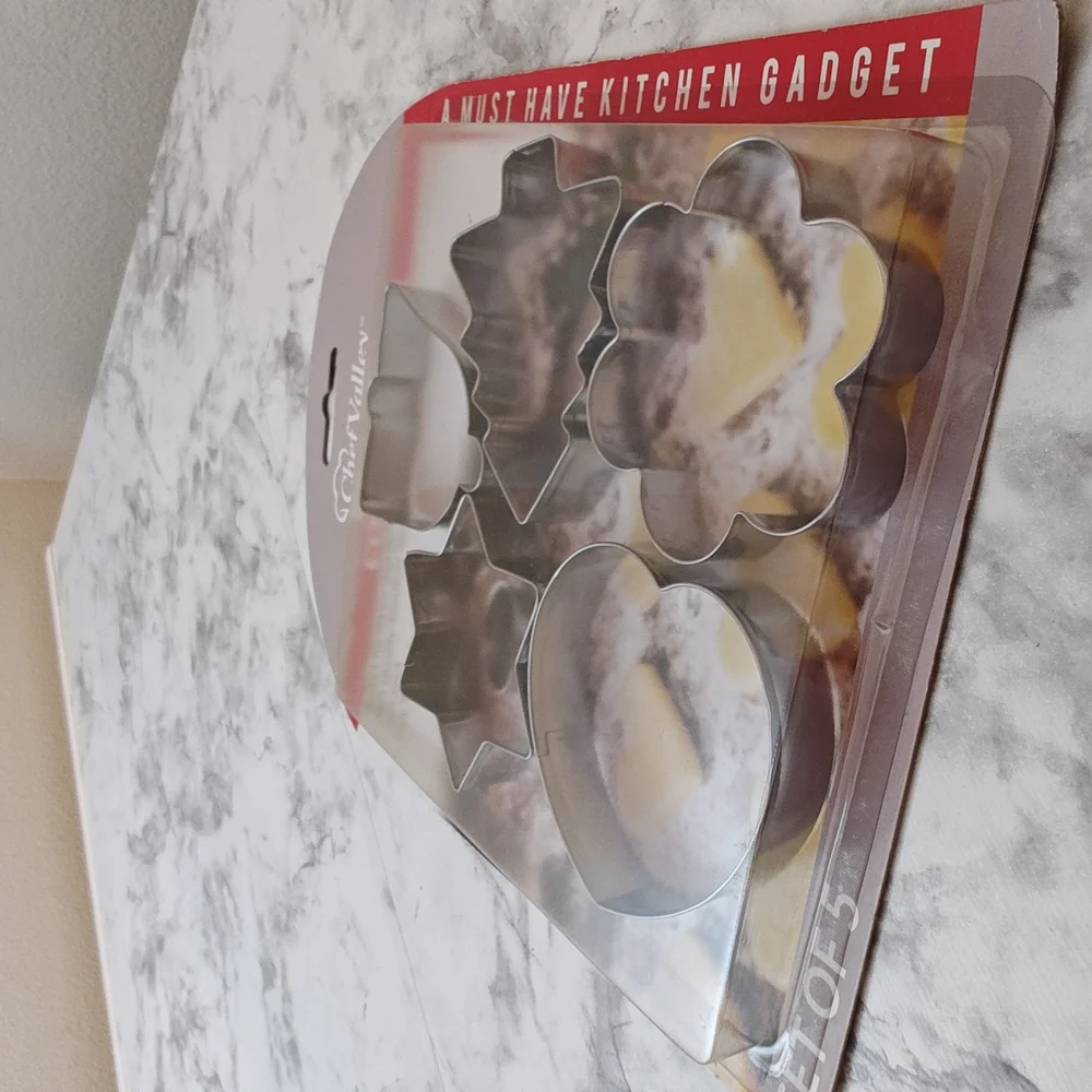 Cookie Cutter Set and Icing Tip Set